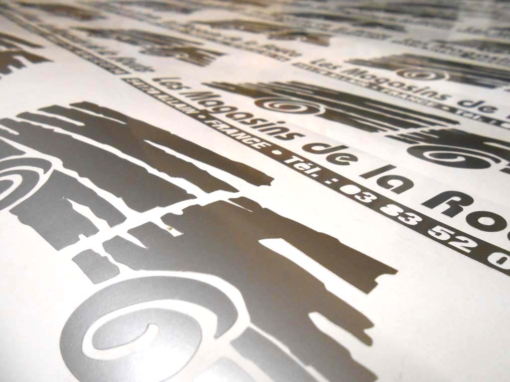 Signatures adhésives pour véhicules de garages automobiles à Nancy près de Art sur meurthe