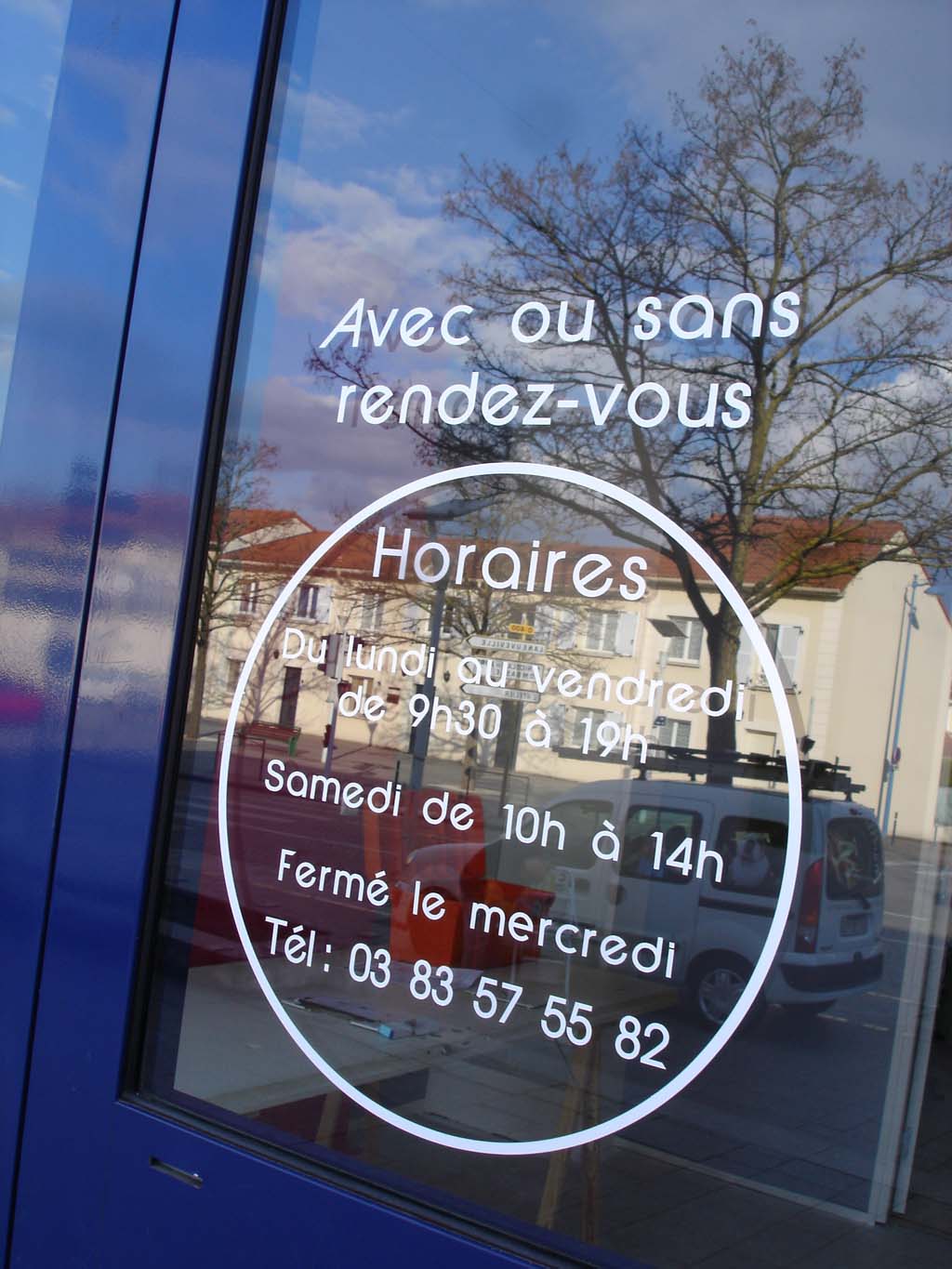 Horaires en adhésif pour commerces et activités professionnelles à Nancy