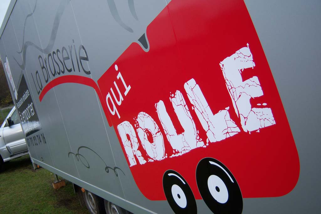 Déco et impression décors en adhésif pour camion de restauration roulant, food truck, pizza, burger, snack et fiteries, bouchers et boulangers, traiteurs et patissiers à Nancy près d'épinal en Lorraine !