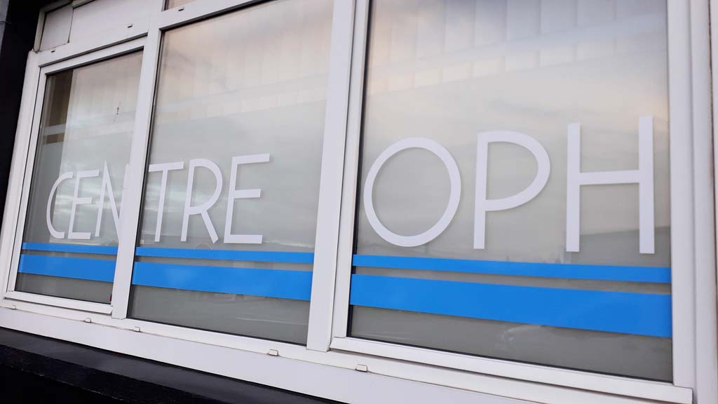 sign'ETIK Nancy est spécialisé dans la signalétique de cabinet de médecins et de pôles santé pour les vitrines extérieures de cabinets d'Ophtalmologues et de pôles médicaux à Nancy près de Heillecourt en Grand Est 54 