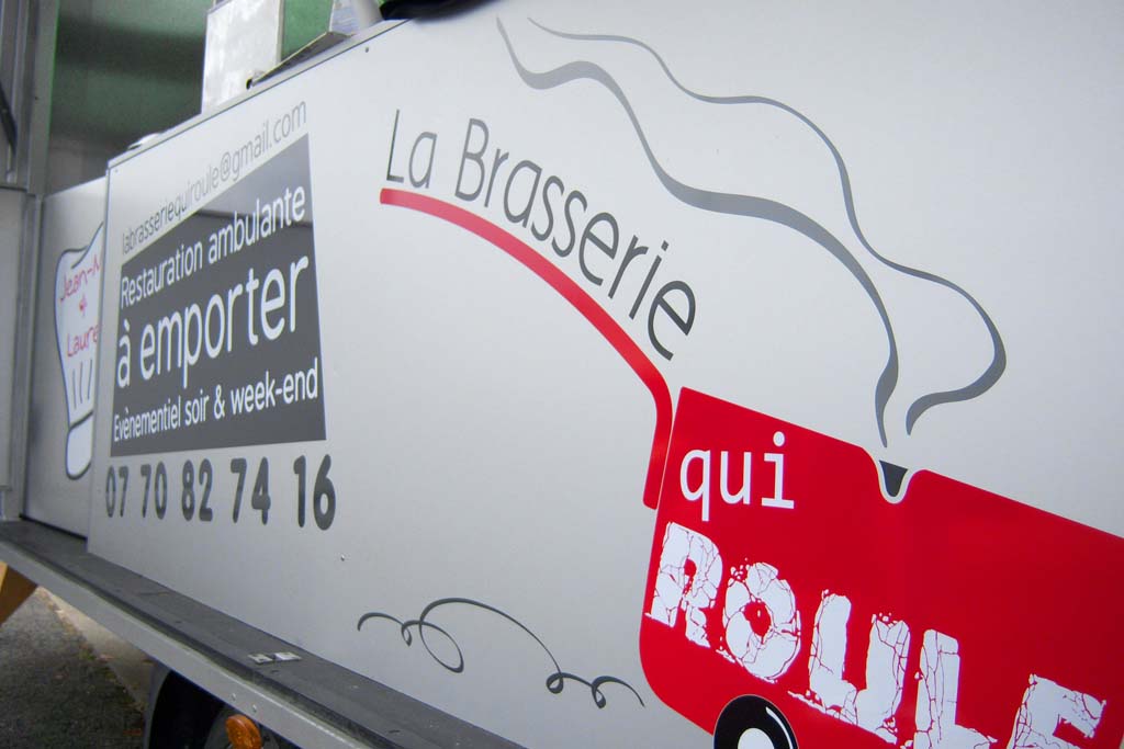 Marquage adhésif et logos pub pour camion pizza, food truck aménagé et brasseries roulantes et rotisseries à Nancy près d'épinal en Lorraine !